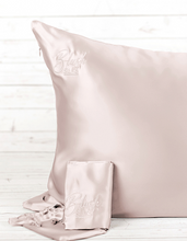 Load image into Gallery viewer, Blush Queen Silk Pillow Case
