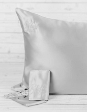 Load image into Gallery viewer, Blush Queen Silk Pillow Case
